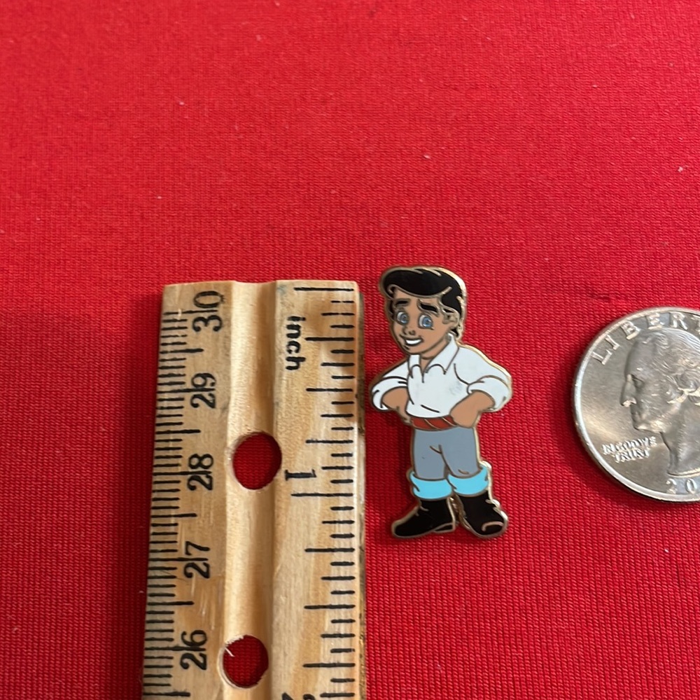 DISNEY PINS: TODDLER ARIEL & ERIC (2009) - Picture 5 of 6